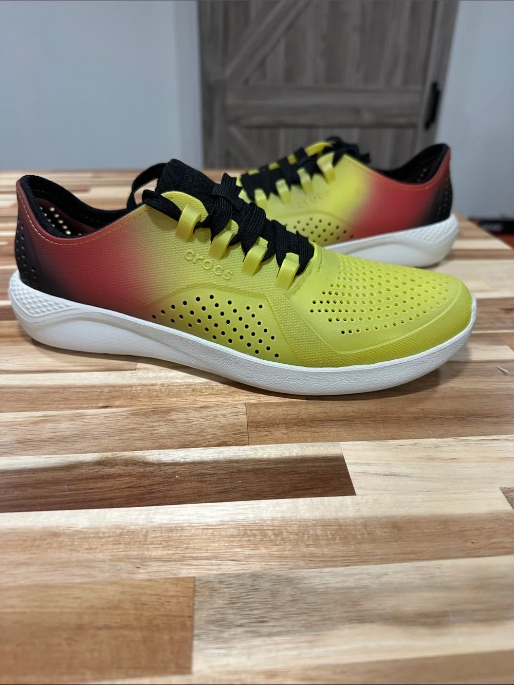 CROCS Men's Gradient Yellow to Red LiteRide Sneakers with Black Laces 474